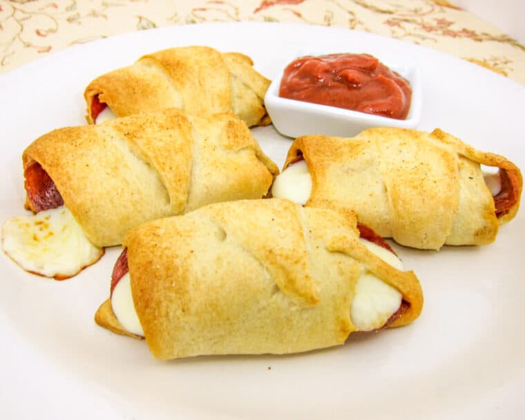 pepperoni and cheese crescent rolls