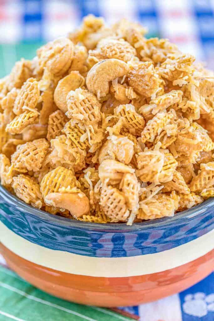 bowl of cashew snack mix