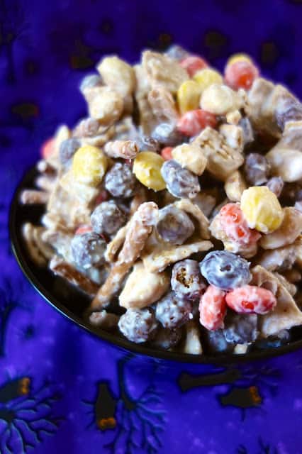 Boo Mix - golden grahams, coco puffs, Reeses pieces, peanuts and pretzels - a sweet & salty Halloween treat!