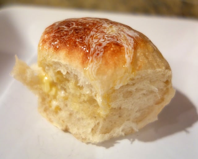 Slow Cooker Dinner Rolls - who knew you could use your slow cooker to bake rolls?!?! Great for the holidays when your oven is full.