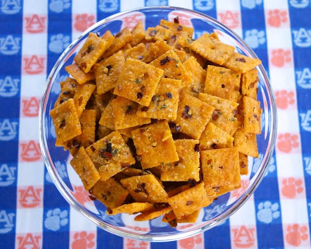 Fire Crackerz - spicy Cheez-Its - coated in red pepper flakes and Ranch dressing - SO addictive! Great for parties!