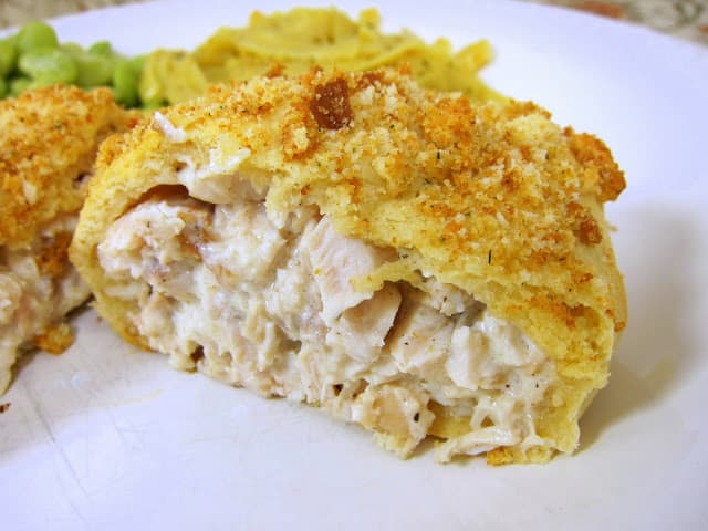 Chicken Crescent Squares - great weeknight dinner! Everyone cleaned their plate!! Even our picky eaters! AMAZING! Cream cheese, chicken, butter, milk, crescent rolls and croutons. We make these at least twice and month and always double the recipe! SO good! #chicken #chickenrecipe #kidfriendly #easydinnerrecipe