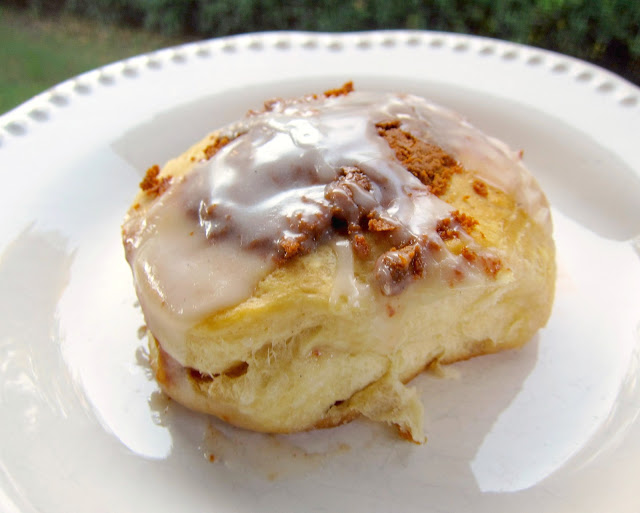 Cinnamon Biscuits - OMG! SO good! Only 5 ingredients - refrigerated biscuits, cinnamon chips, powdered sugar, vanilla and milk - quick breakfast idea! These get requested weekly for breakfast!