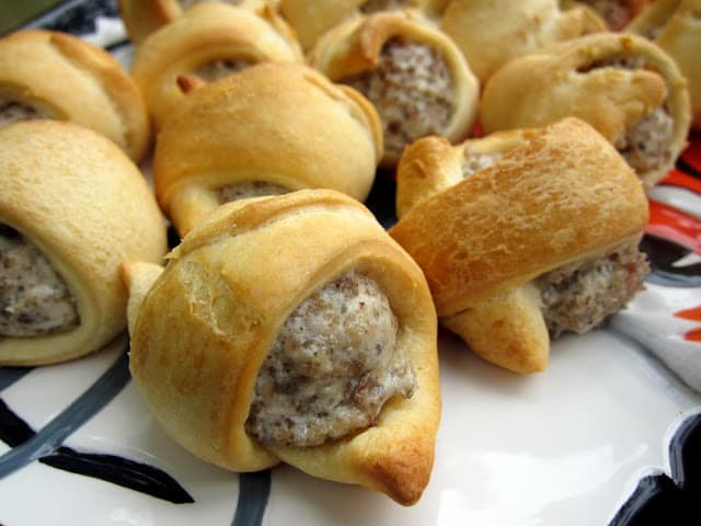 Sausage and Cream Cheese Crescents - only 3 ingredients! Great breakfast or party food! Can make filling ahead of time. People go crazy over these things!