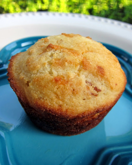 Bacon Cheddar Corn Muffins Recipe - quick homemade corn muffins stuffed with cheese and bacon YUM!