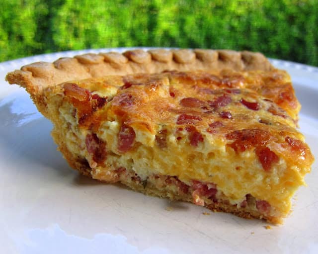 Cracked Out Quiche Recipe - homemade quiche filled with cheddar, bacon and ranch. SOOO good! Can make ahead of time and freeze unbaked for a quick breakfast/dinner later.