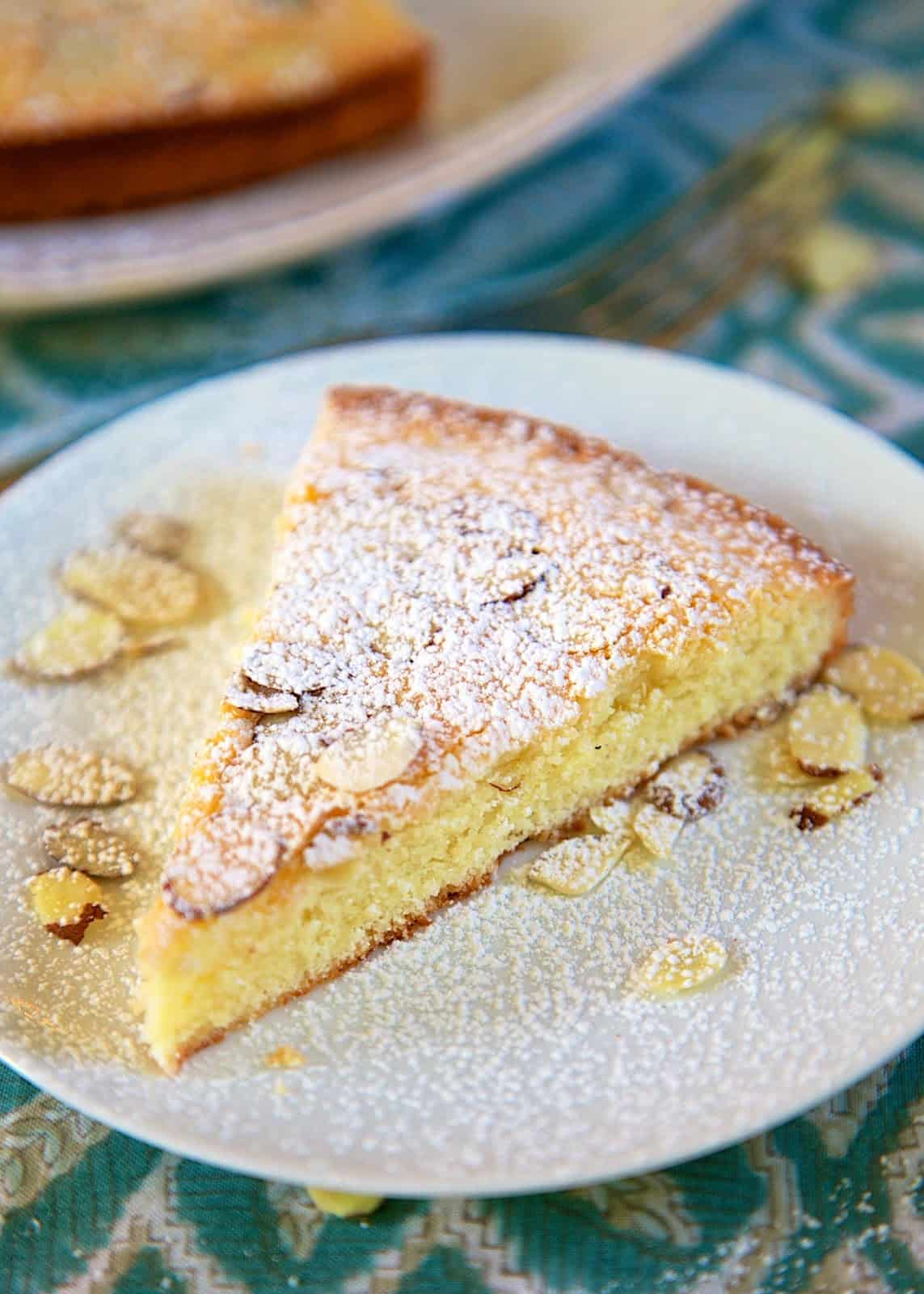 5-Minute Almond Cake Recipe - quick and delicious almond cake - only takes 5 minutes to make! It was ready before the oven preheated!! Great with a nice cup of coffee.