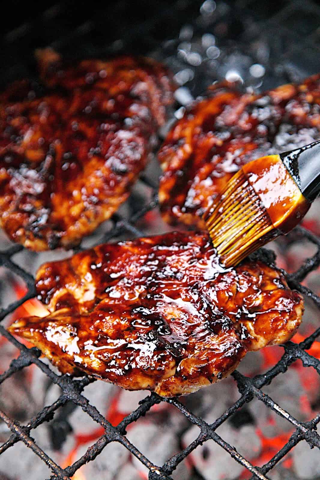 Balsamic BBQ Sauce Recipe - balsamic vinegar, ketchup, brown sugar, garlic, Worcestershire, Dijon mustard - make an amazing sauce with a hint of sweetness once reduced. Great on chicken or pork. We gobbled this up!!