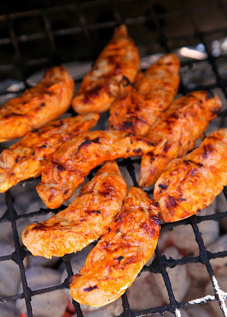  Buffalo Pineapple Chicken - chicken marinated in buffalo sauce and pineapple juice - grill, pan sear or bake for a quick weeknight meal. A little spicy, a little sweet and a whole lotta delicious! Ready to eat in 15 minutes!