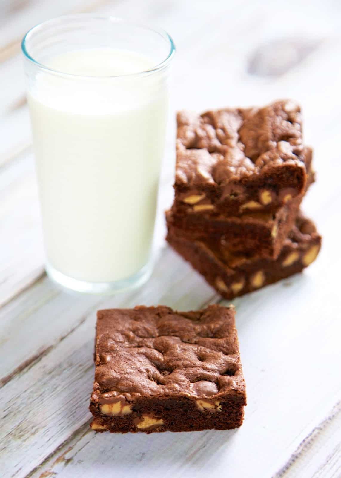 cake mix peanut butter cup brownies