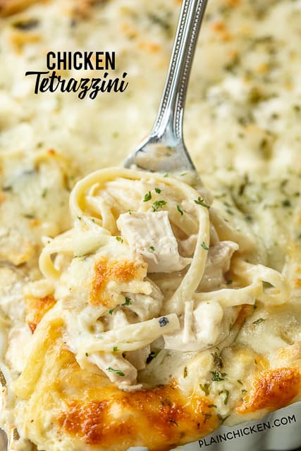 Chicken Tetrazzini - super delicious make ahead casserole! Makes a great freezer meal!! Chicken,linguine, cream of chicken soup, cream of mushroom soup, sour cream, butter, chicken broth, salt, pepper, garlic, parmesan cheese, mozzarella cheese. SO creamy and delicious. Made this for dinner and everyone cleaned their plate! Even our picky eaters. This is definitely going in the dinner rotation! #chicken #casserole #freezermeal #chickendinner