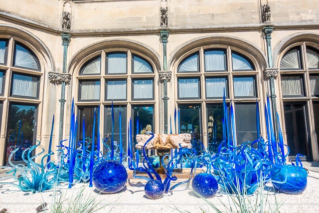 Chihuly at The Biltmore - Sky Blue and Cobalt Fiori, 2017