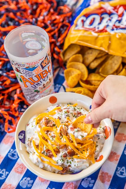 CRACK DIP - Cheddar Bacon Dip - I always double the recipe and there is never any leftovers! People go crazy for this dip!! Sour cream dip loaded with cheddar, bacon and ranch. This dip is crazy addictive!! SO good!