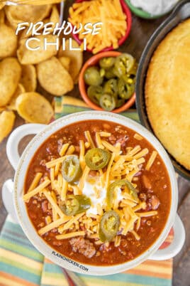 bowl of chili with fritos