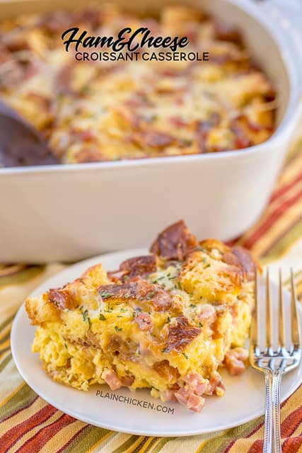 Ham & Cheese Croissant Casserole - love this overnight breakfast casserole! Ham, croissants, swiss cheese, eggs, half-and-half, dry mustard, honey, salt and pepper. Assemble the night before and bake in the morning. Great way to use up any leftover holiday ham!! #casserole #breakfast #croissant #makeaheadcasserole