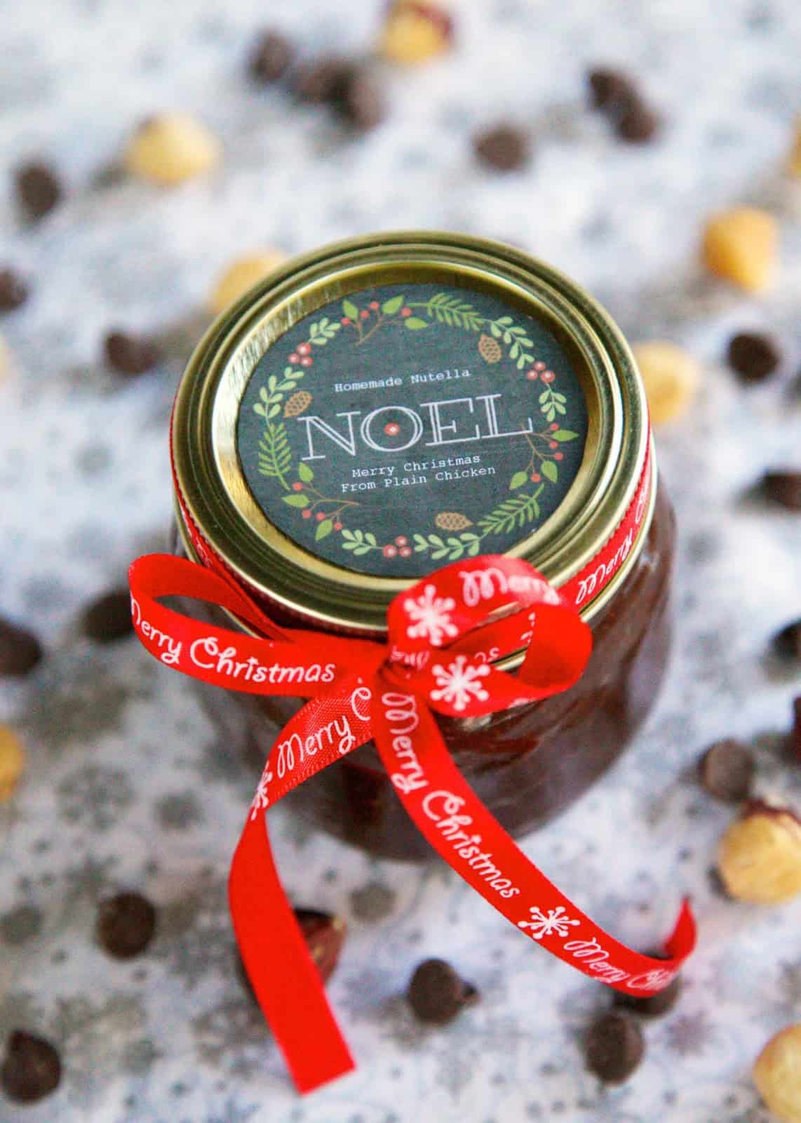 Homemade Nutella - chocolate, cream, butter and hazelnuts. SO easy! Tastes better than the original! Makes a great holiday gift!