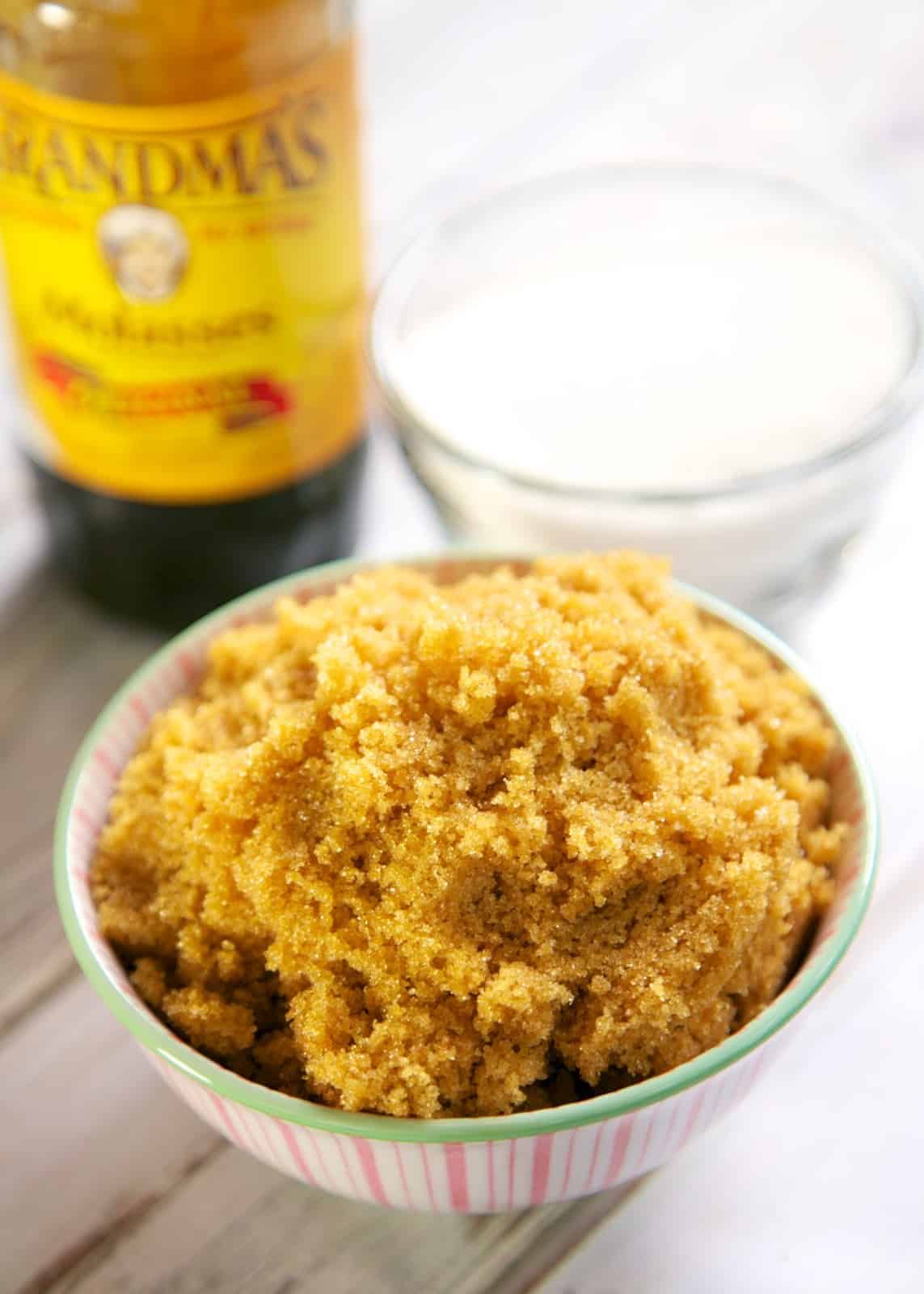 Homemade Brown Sugar - never run out of brown sugar again! Make your own with only 2 simple ingredients! I ran out of brown sugar while making cookies - used this recipe and it was perfect!