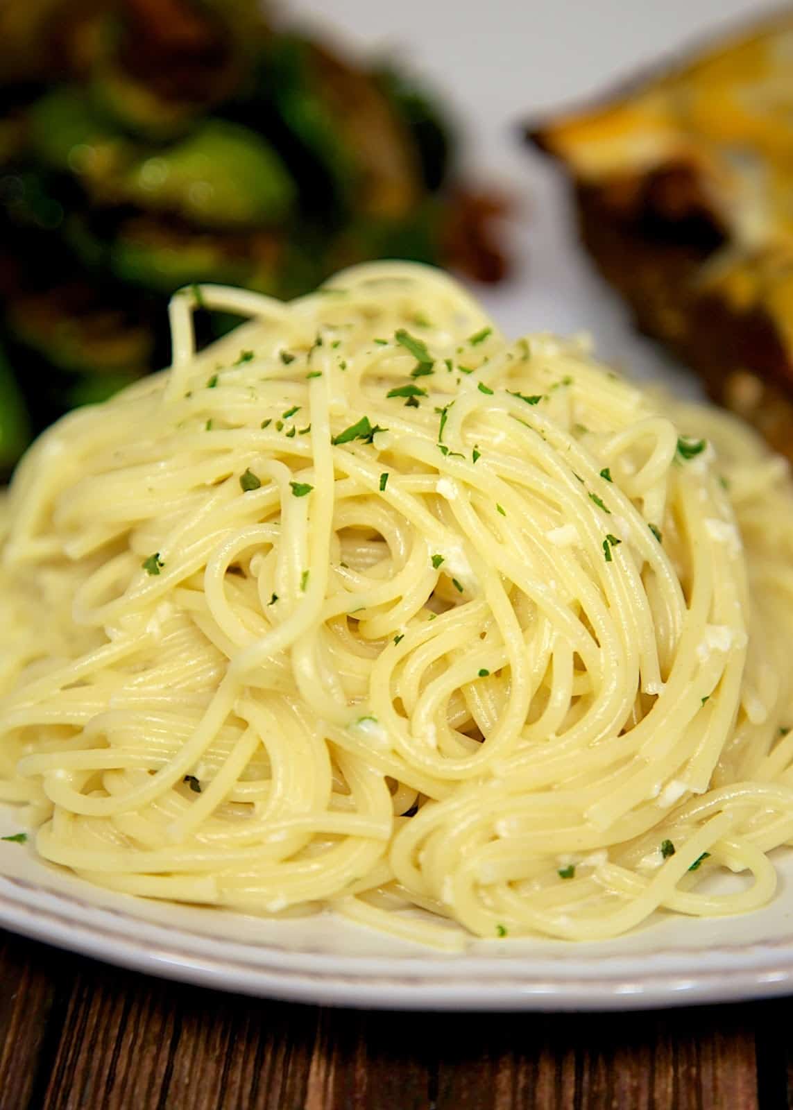 Lemon Vermicelli - quick side dish with only 5 ingredients! Pasta, heavy cream, butter, lemon juice and Parmesan - so delicious! I could make a meal out of this pasta!