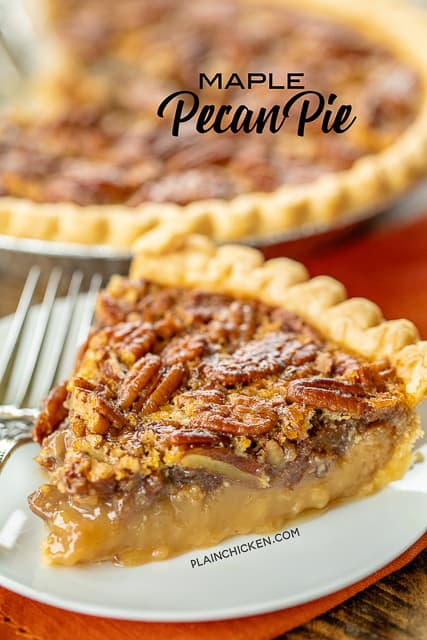 Maple Pecan Pie - seriously delicious!!! SO much amazing flavor from the real maple syrup! Super easy to make! Pie crust, sugar, maple syrup, butter, eggs, pecans, vanilla. Make the day before. Serve with vanilla ice cream and caramel sauce! YUM! #pie #dessert #thanksgiving #christmas #pecanpie #maplesyrup