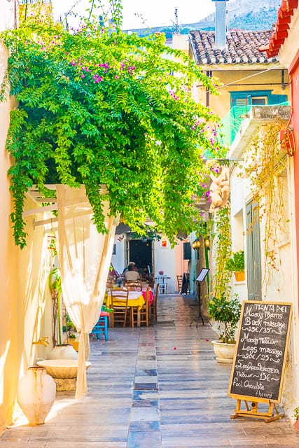 A Day in Náfplio, Greece - you don't want to miss this picturesque Greek town. It is one of the most beautiful cities I've ever been to. It is a great place to spend the day shopping and enjoying some gelato! #travel #greece #nafplio