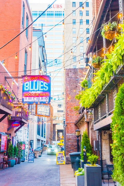 Printers Alley - great bar hopping in downtown Nashville, TN