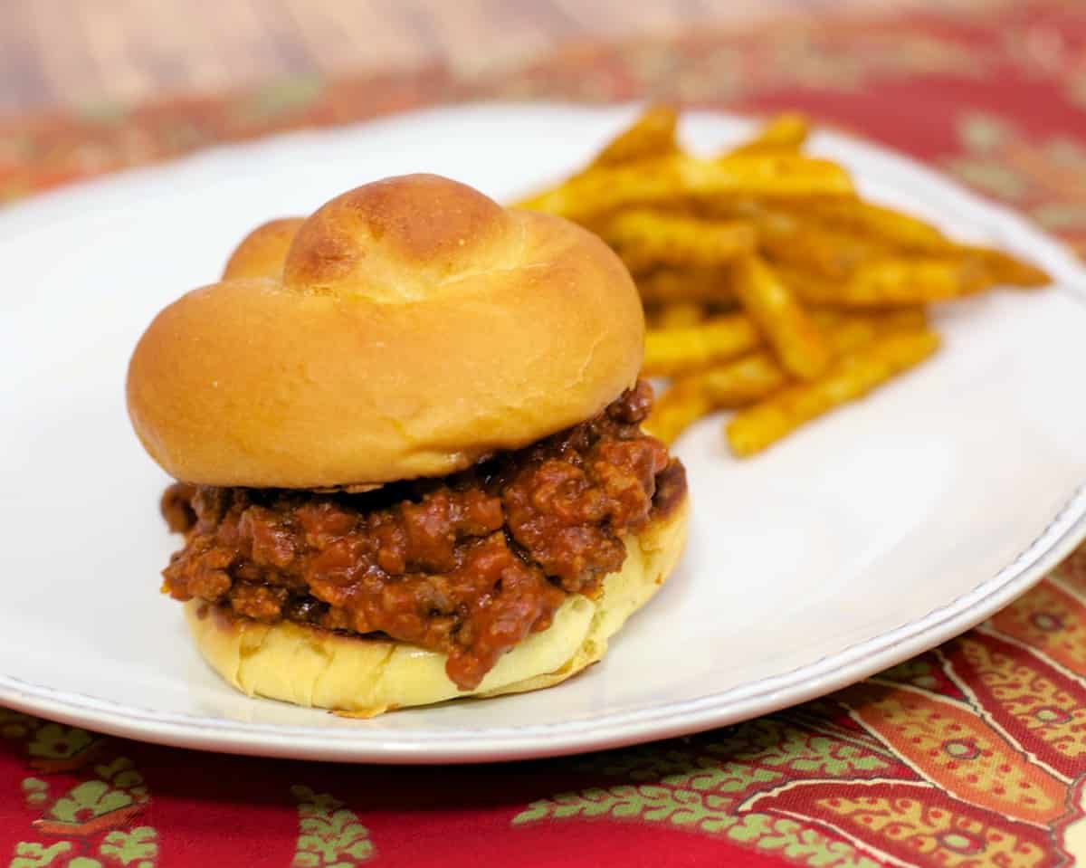 Salsa Sloppy Joes - only 5 ingredients! Ground beef, salsa, tomato soup, brown sugar and buns! Ready in about 15 minutes!! Everyone loved these sloppy joes! Quick weeknight meal!