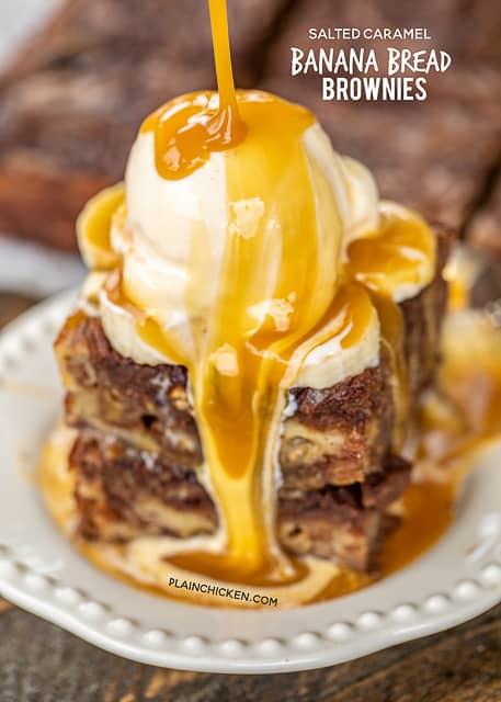 Salted Caramel Banana Bread Brownies - crazy good! Homemade banana bread brownies with salted caramel chips. SO easy to make! Chocolate chips, butter, vanilla, ripe bananas, sugar, eggs, flour, salt and salted caramel chips. Serve with extra banana slices, vanilla ice cream and lots of caramel sauce! Great for potlucks, dinner parties, tailgating and homemade holiday gifts! #brownies #dessert #bananabread #homemadegift