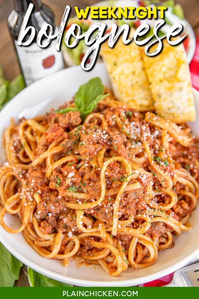 bowl of spaghetti and meat sauce