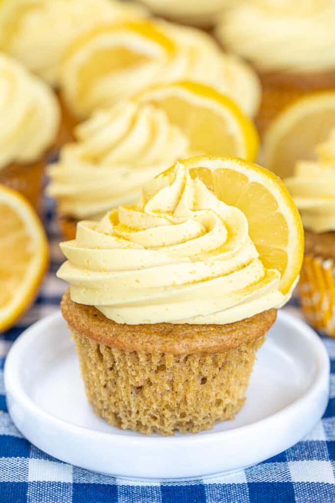 sweet tea and lemon cupcake on a plate