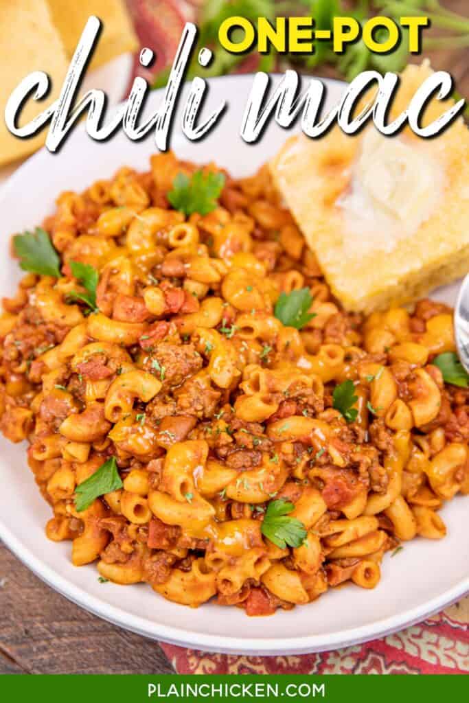 plate of chili mac with text overlay